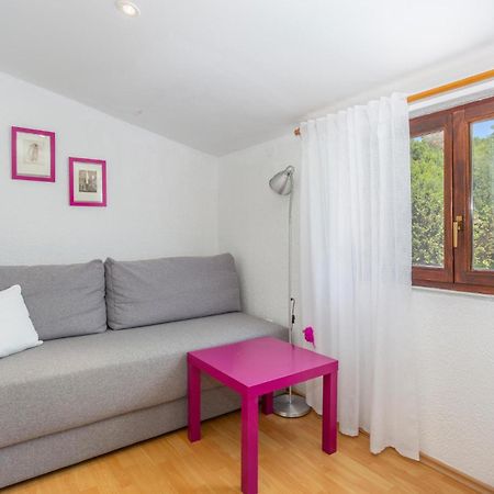 Beautiful Apartment In Omisalj With Kitchen Dış mekan fotoğraf